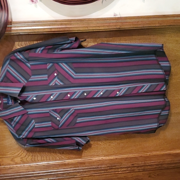 Wrangler pearl snap shirt